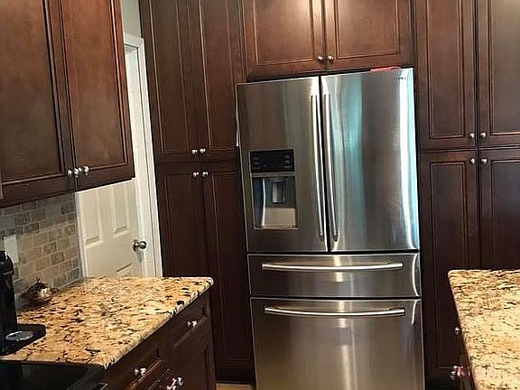 5th image of 4008 Brewster Dr