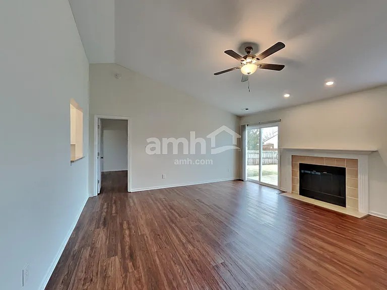 8284 Shattuck Dr — Photo 5