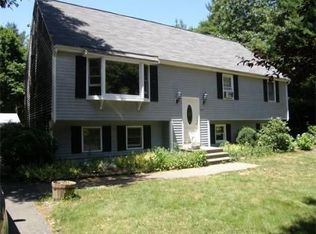 207 Cranberry Dr, Halifax, MA 02338