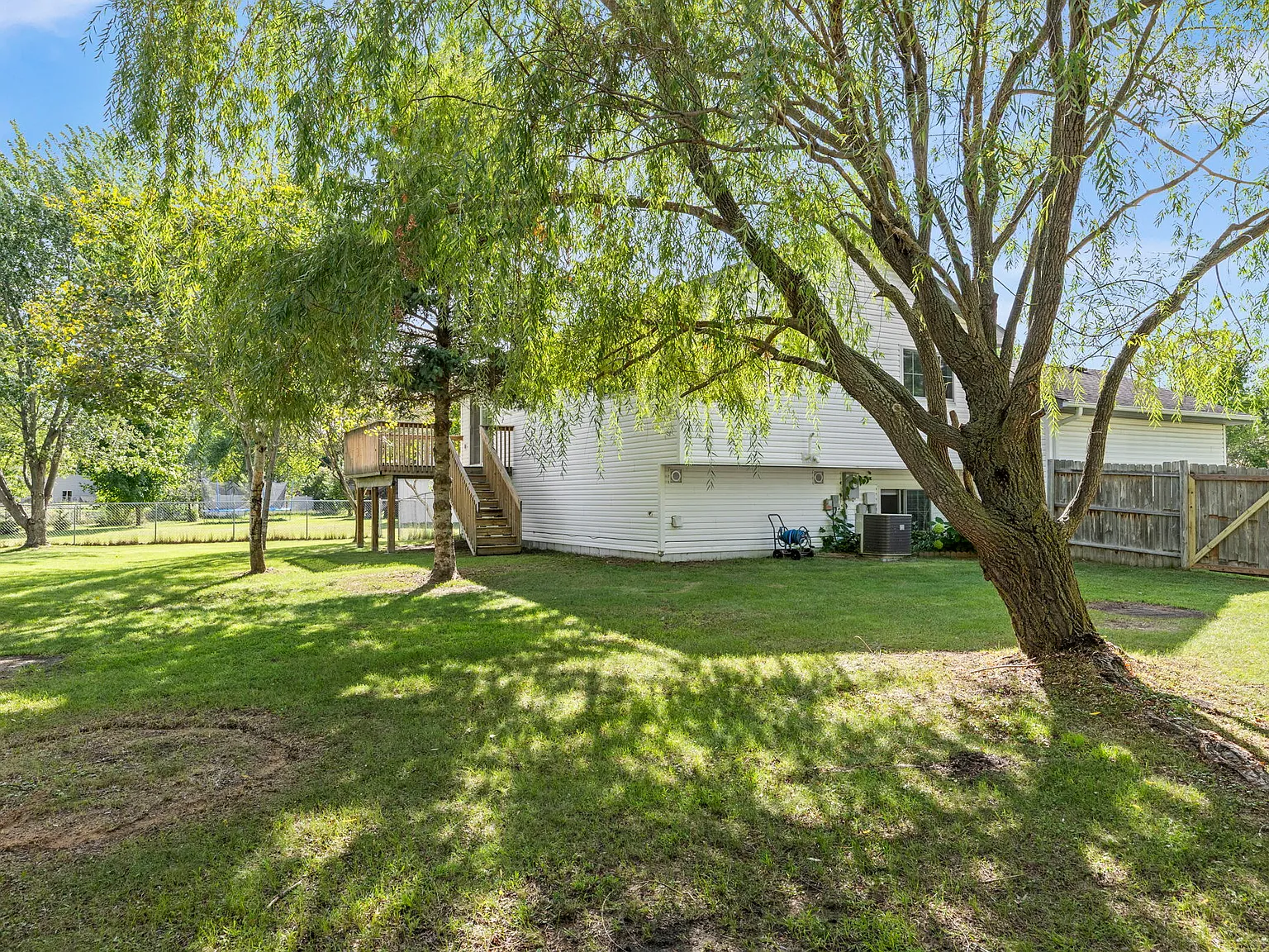 4 bed, 1870 sqft, $2,695 — Photo 3