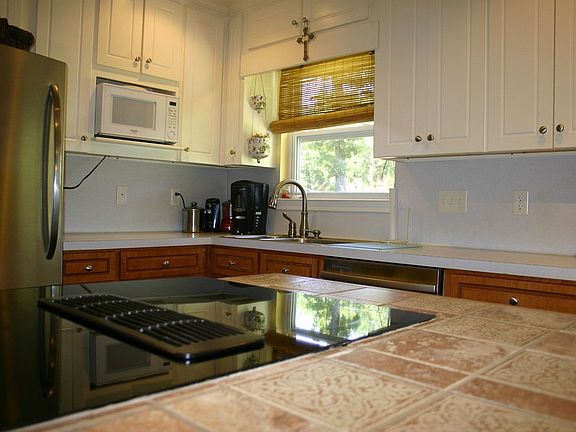 4th image of 19 Buena Vista Dr