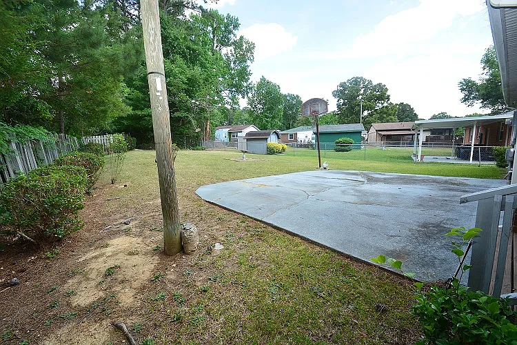 3407 Facade St — Photo 10