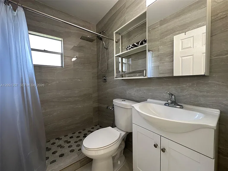 610 NW 23rd Place Front #FRONT — Photo 12