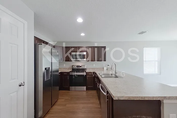 3 bed, 2.5 bath, 1409 sqft, $1,725 — Photo 4