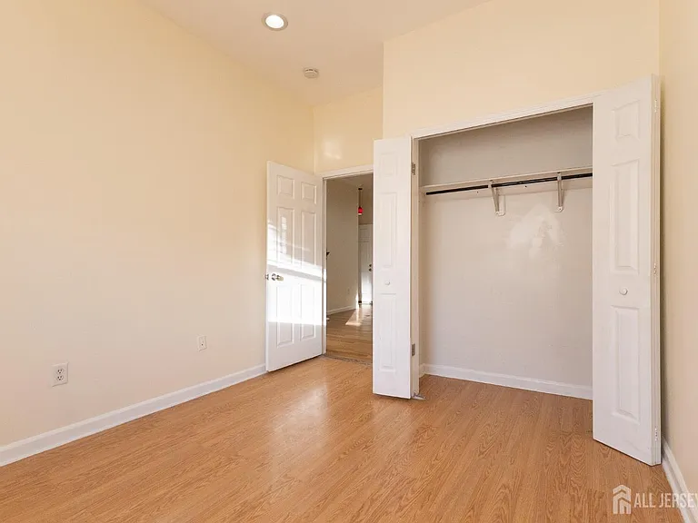 158 Terrace Ave — Photo 13