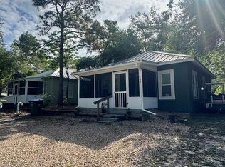 102/104 1st St SE, Carrabelle, FL 32322