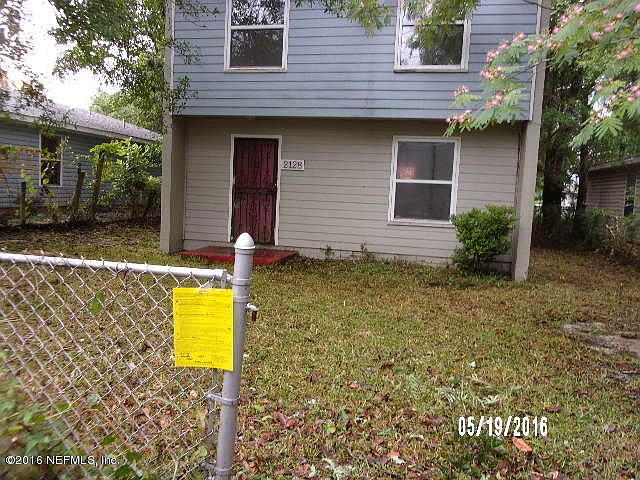 2nd image of 2128 Baldwin St