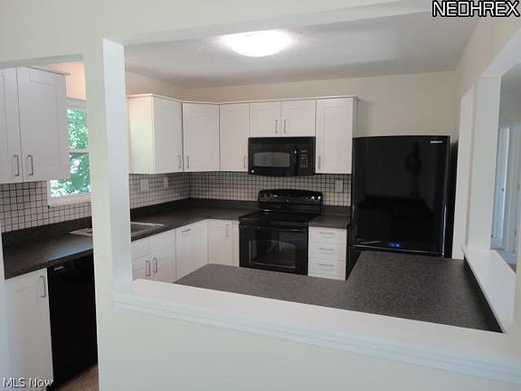 3rd image of 140 Emerson Dr