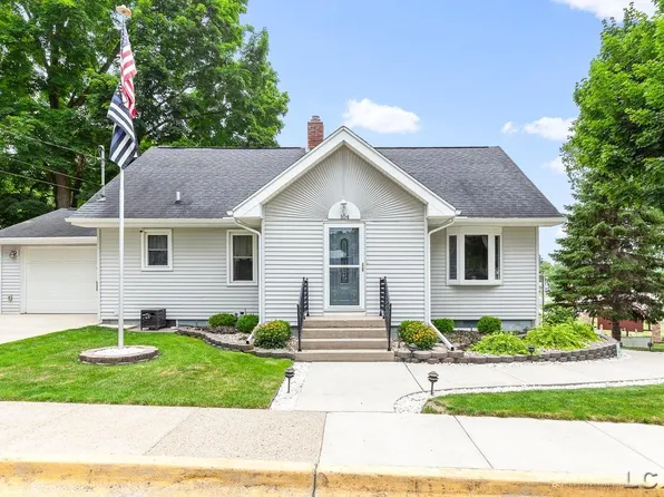 104 Oak St, Hudson, MI 49247