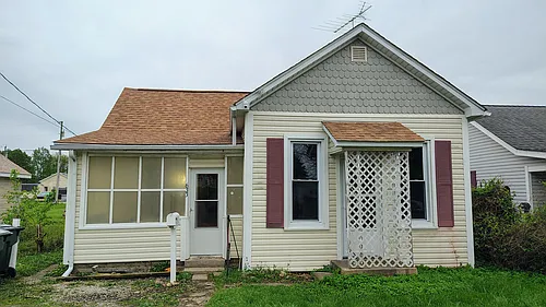 633 W Sheridan St Photo 1