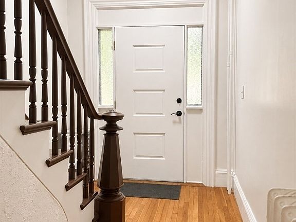 5th image of 293 Woburn St