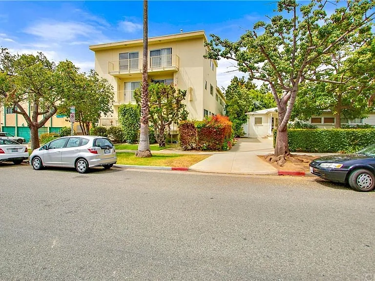 1040 Euclid St — Photo 10