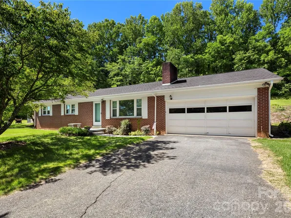 83 Honeysuckle Ln, Burnsville, NC 28714