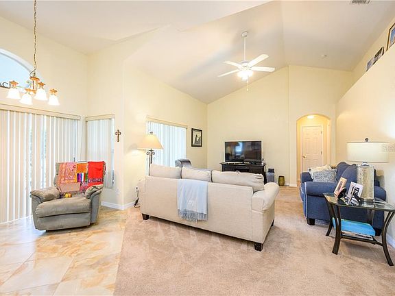 4th image of 10712 Lemay Dr