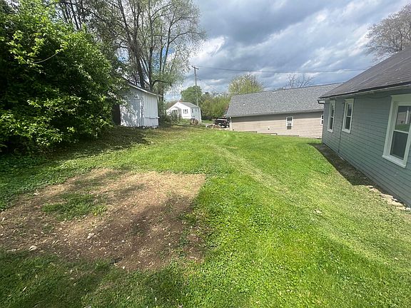 3rd image of 826 1st Ave