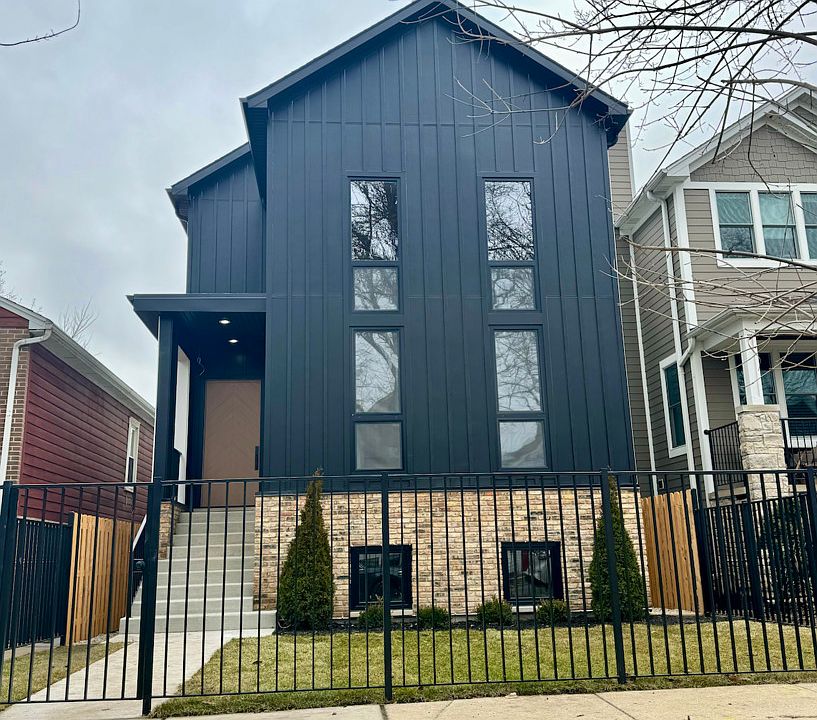 1st image of 2439 W Carmen Ave