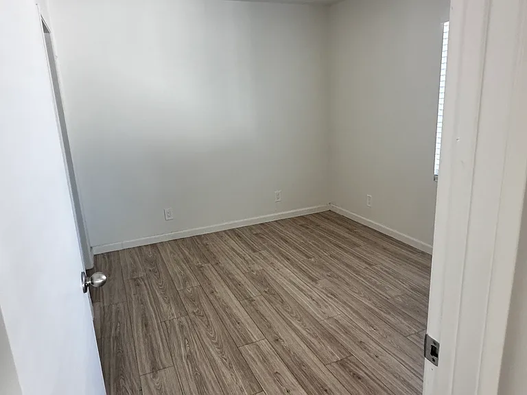 579 Casselman St #3 — Photo 8