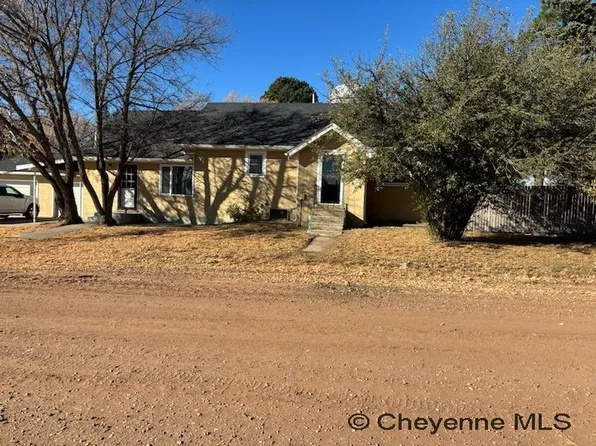 502 Wolcott St, Albin, WY 82050