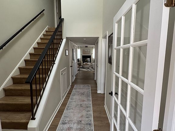 3rd image of 476 Summerhaven Dr N