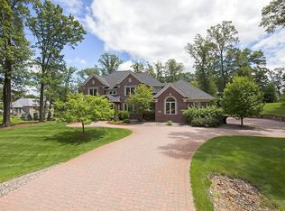 4 Red Forest Hts, North Oaks, MN 55127