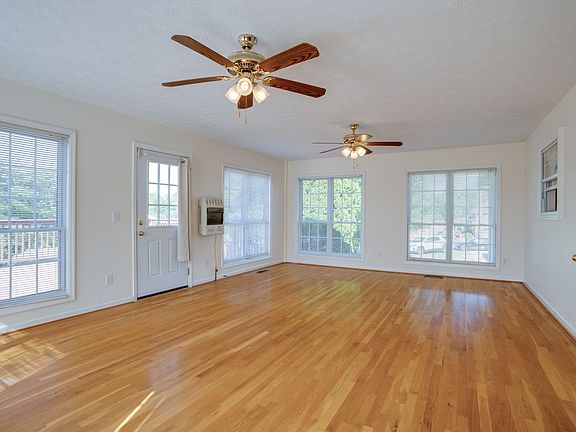 24th image of 134 N Harris Rd