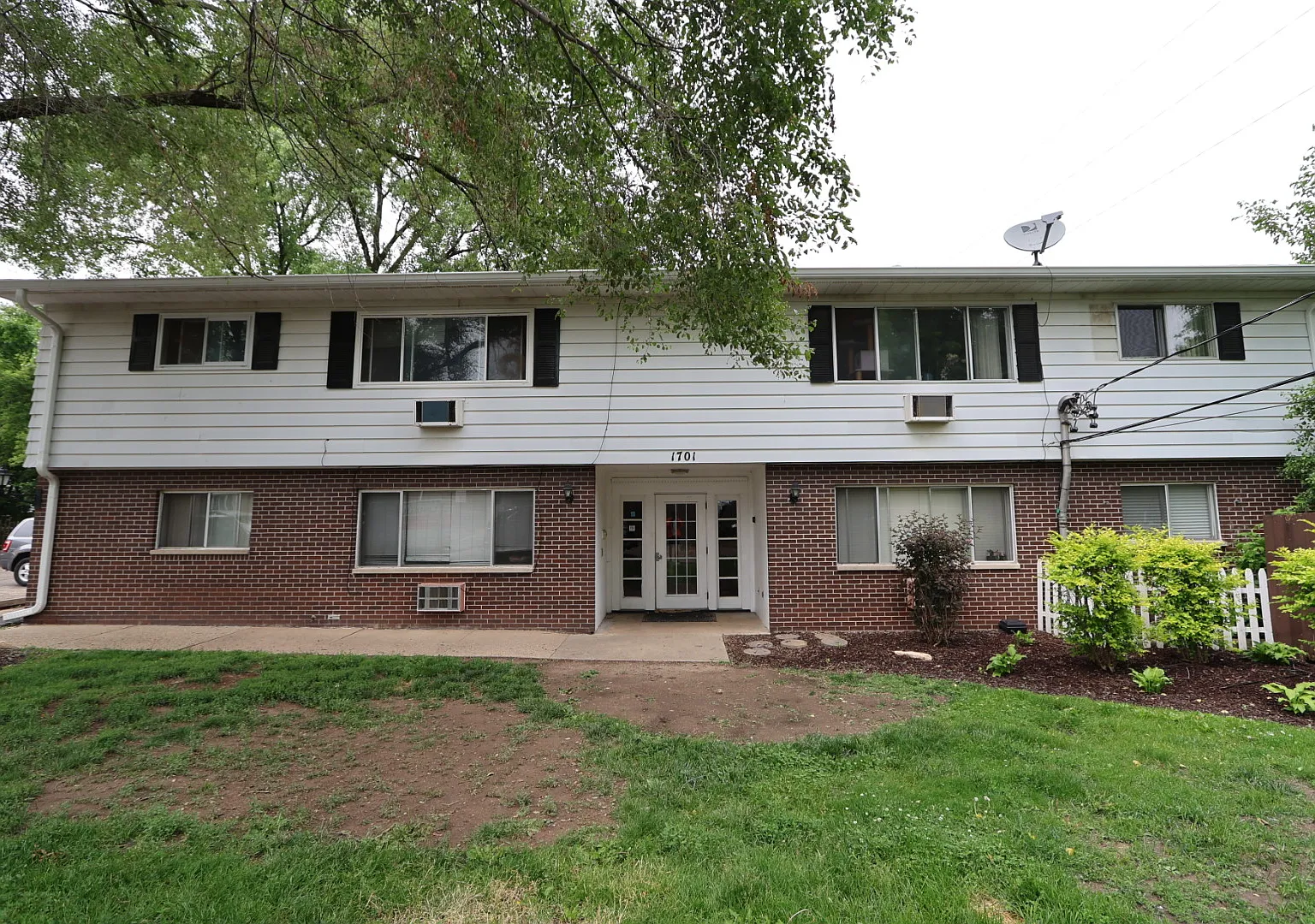 1701 Blossom Lane — Photo 1