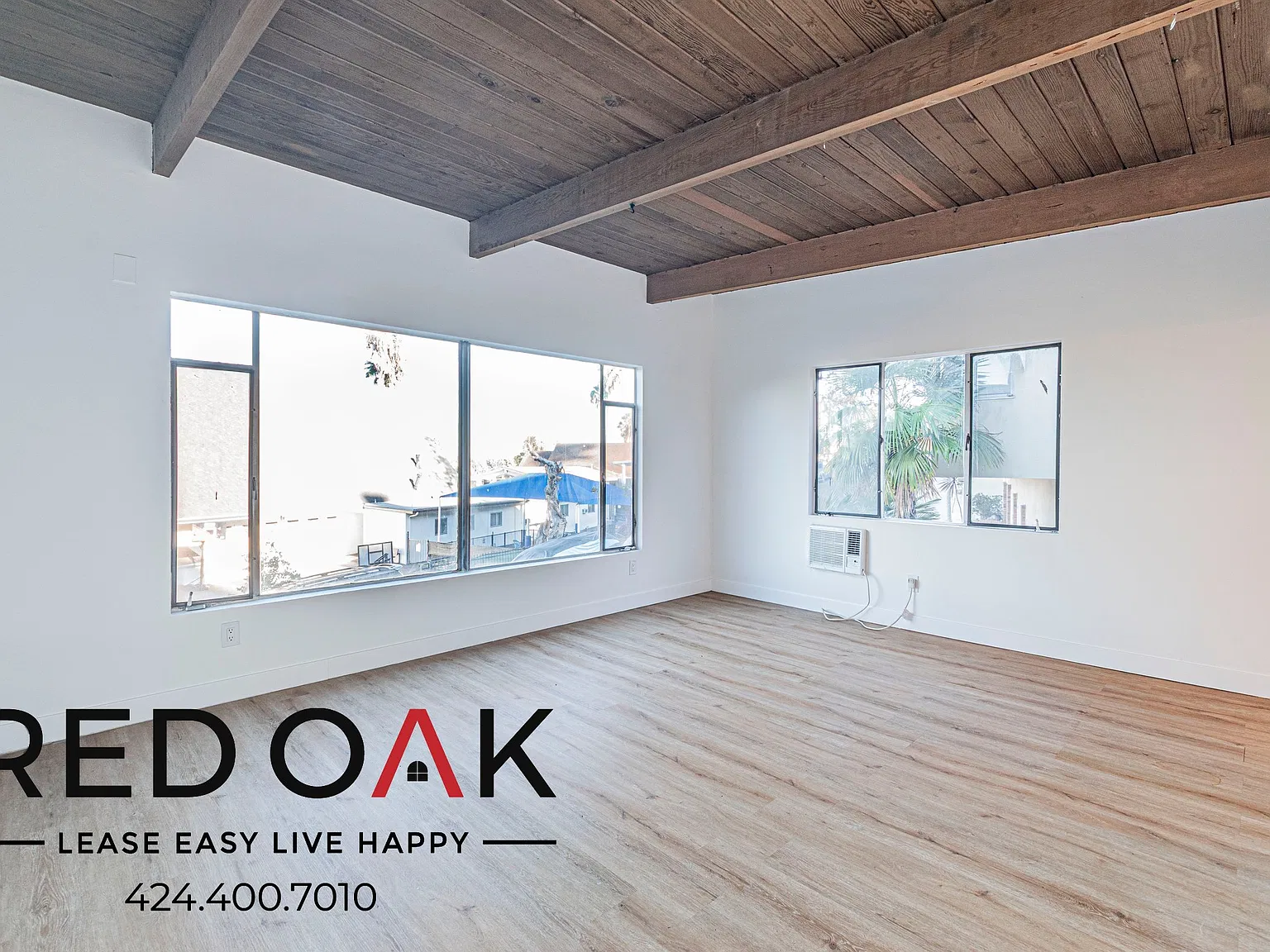 Refined 1-Bed with Open Floor Plan, High Ceilings, Stainless Steel Appliances and Air Conditionin... — Photo 4