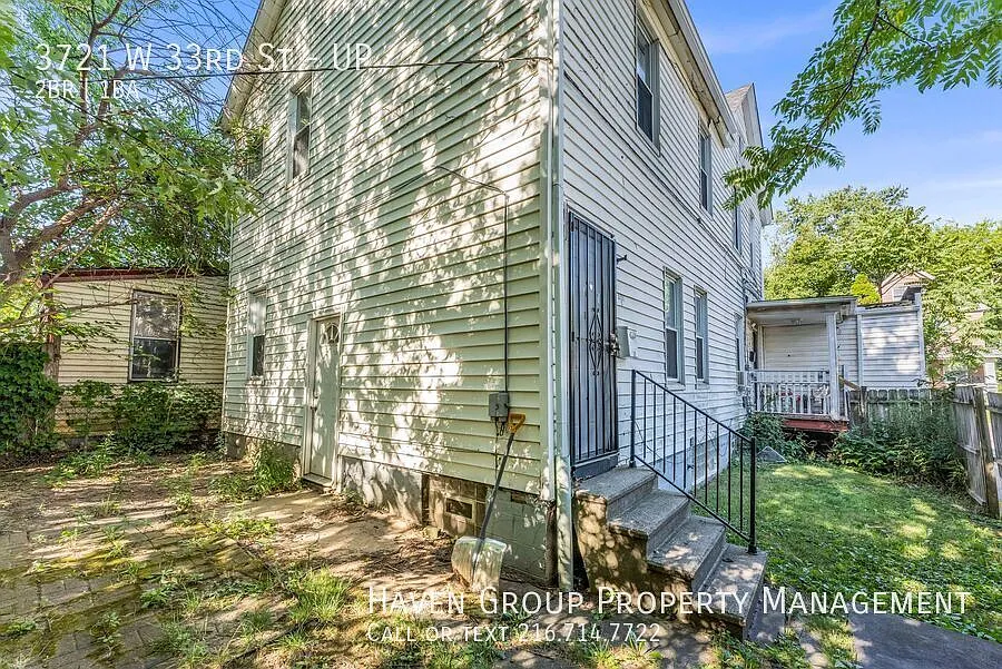 3721 W 33rd St | UP, Cleveland, OH 44109 - Spacious 2-bed 1-bath multi-family home! — Photo 2