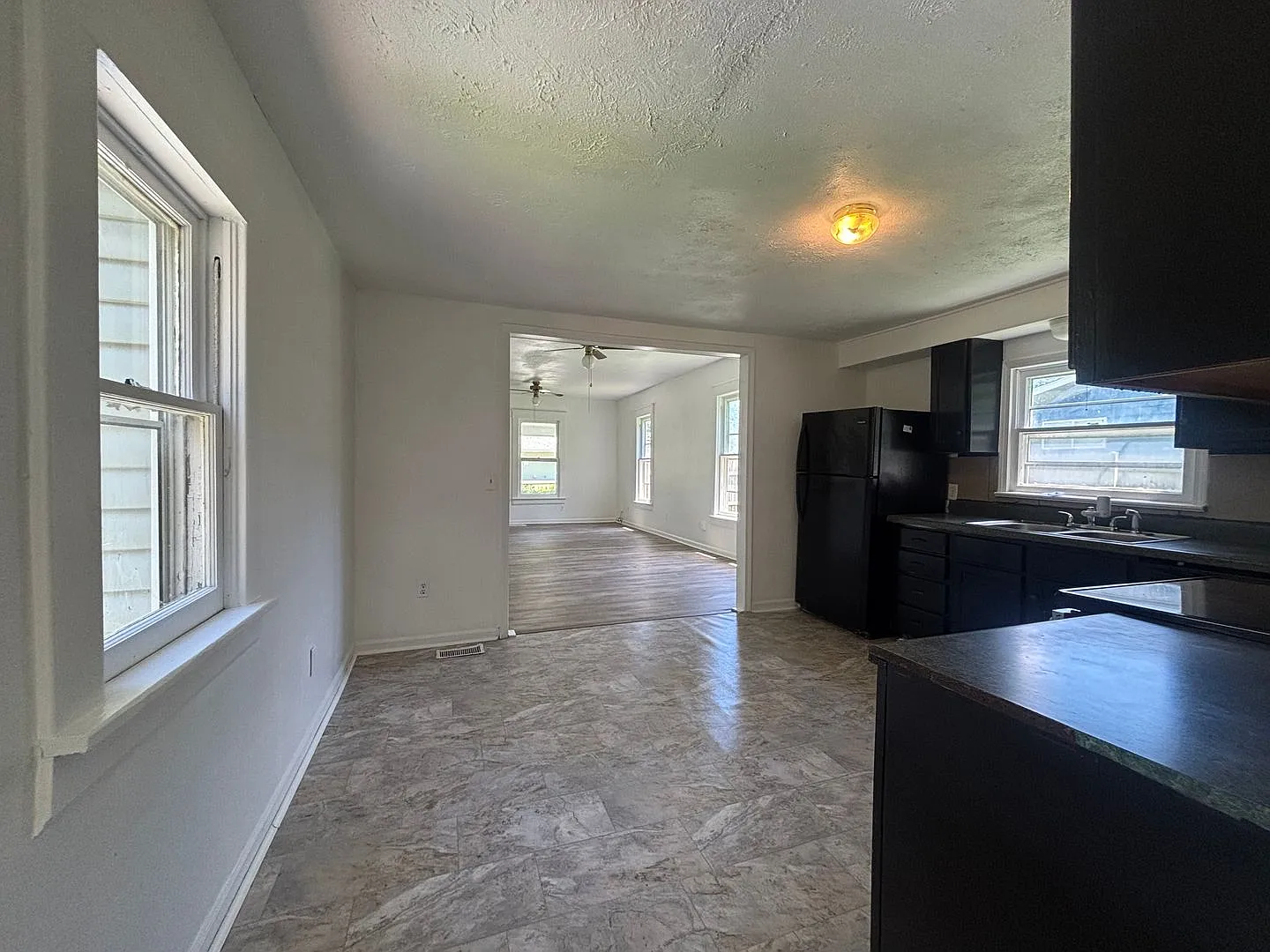 Rent this Beautiful 4 bedroom 2 bath House — Photo 4