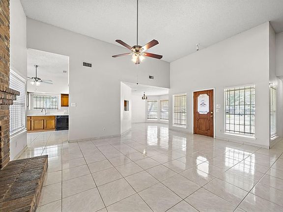 4th image of 3030 Skypark Dr