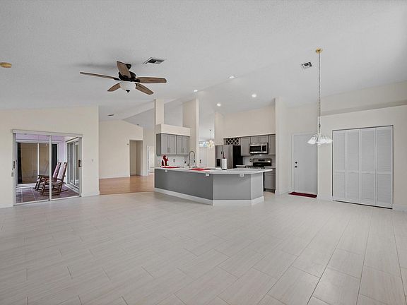 2nd image of 1401 Hideaway Bnd #0