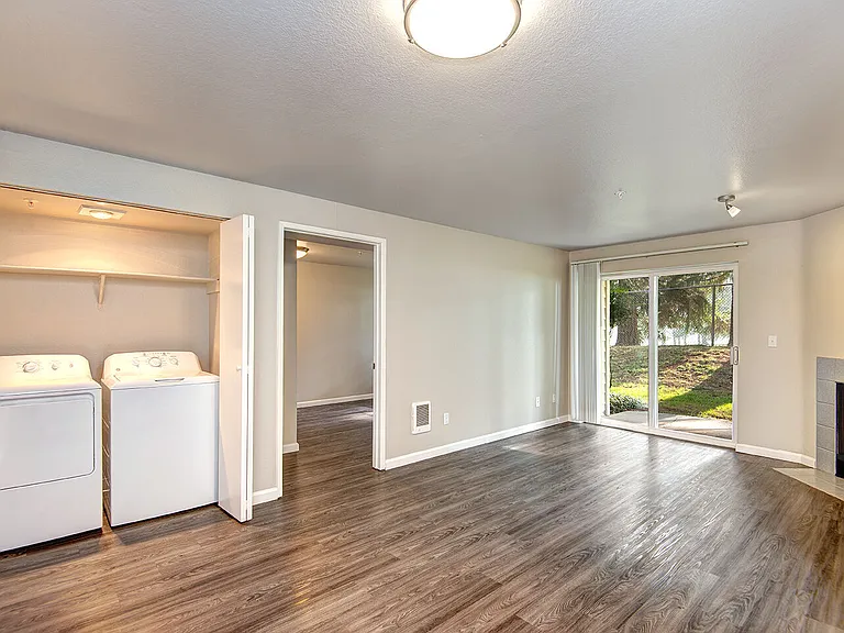 CentrePointe Apartments — Photo 14