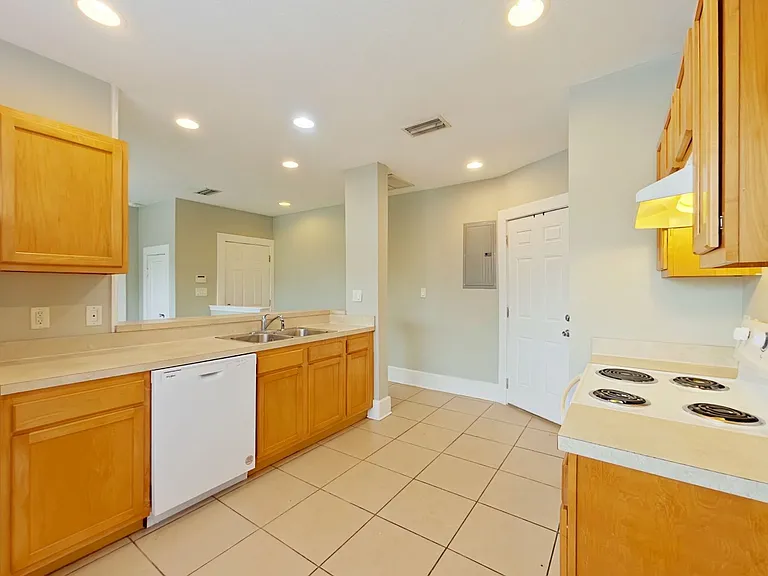 Dellwood Avenue 2920 — Photo 14