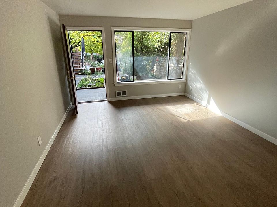 1st image of 600 E Denny Way #8