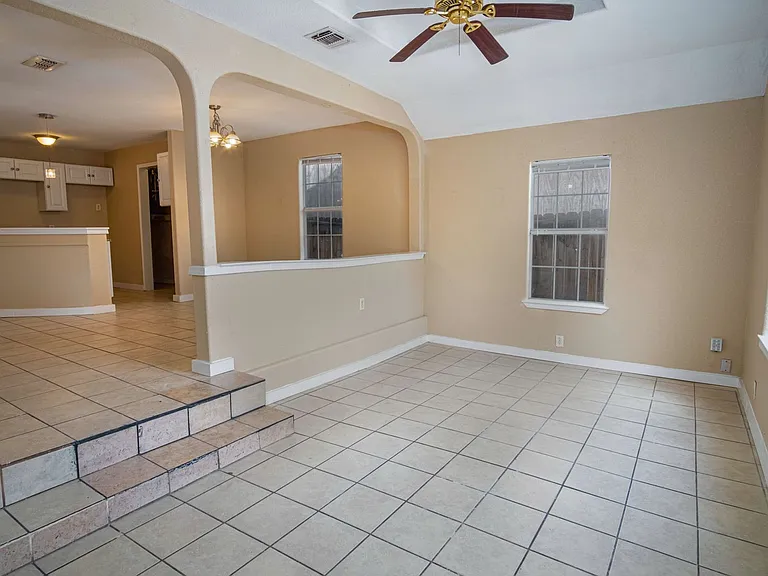 717 N Colorado St — Photo 13