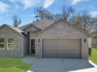 939 Lake View Dr, Montgomery, TX 77356