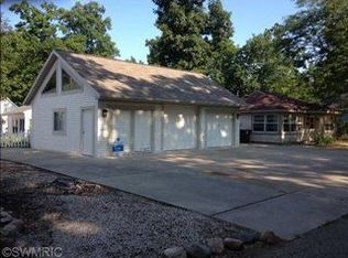 2506 Paris, Hickory Corners, MI 49060