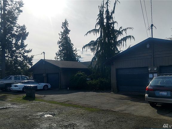 3rd image of 1007 Macfarlane St