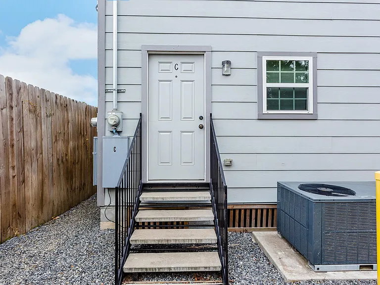317 Eastwood St #C — Photo 2