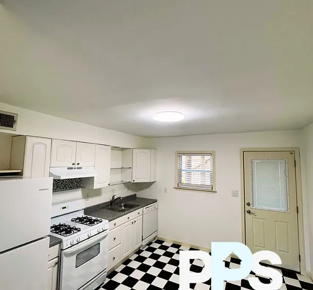 615 Boulevard SE #7 — Photo 3