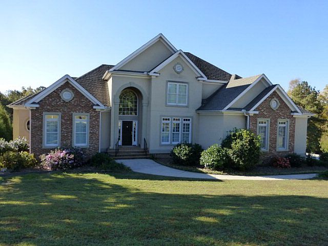 1st image of 105 Oakmonte Cir