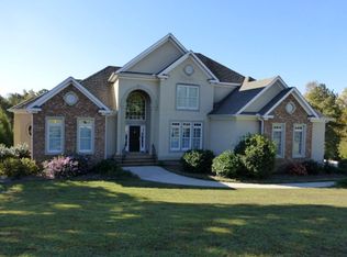 105 Oakmonte Cir, Greenwood, SC 29649