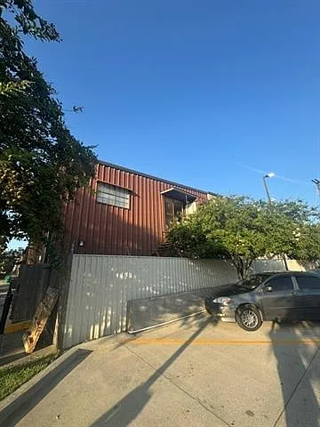 2 bed, 1.0 bath, 1200 sqft, $1,250 — Photo 2