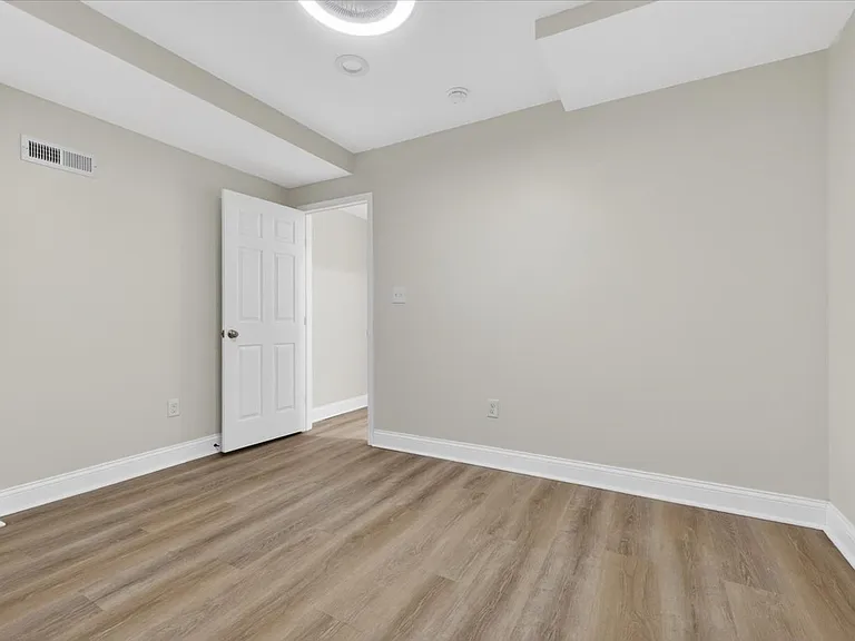 2416 S 13th St — Photo 15