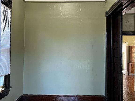 2nd image of 1456 Oakland Ave