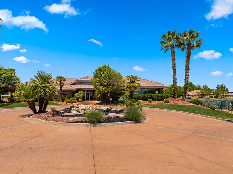 853 W Kestrel Ct — Photo 37