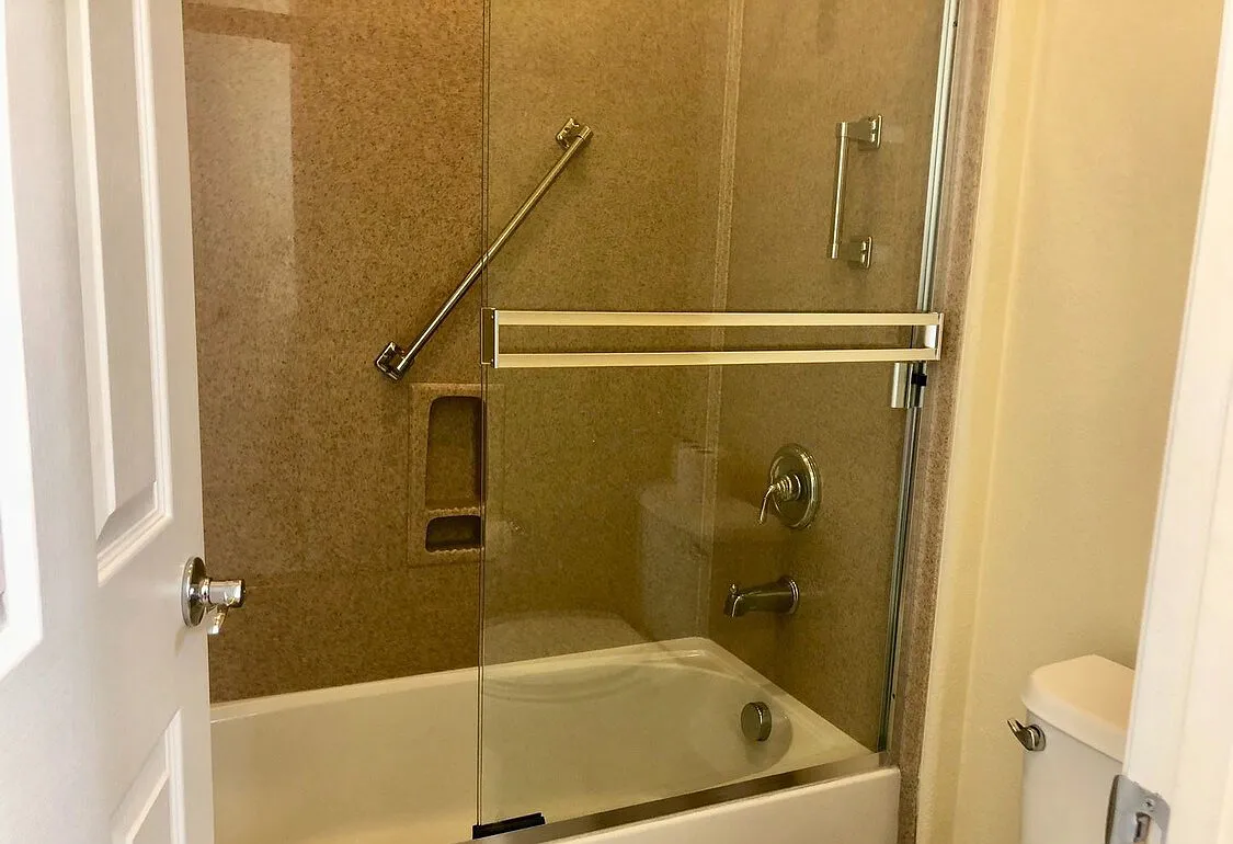 3 bed, 2.5 bath, 2629 sqft, $3,400 — Photo 3