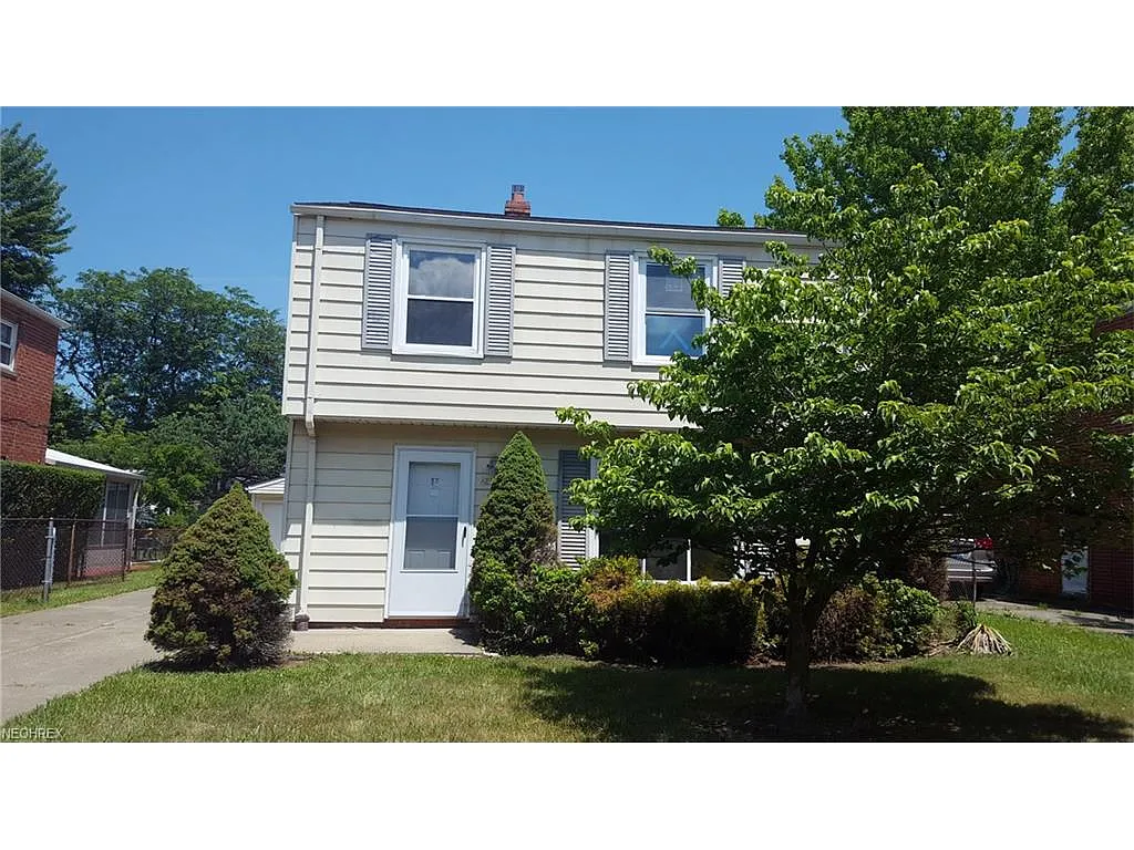 24551 Puritan Ave photo 1