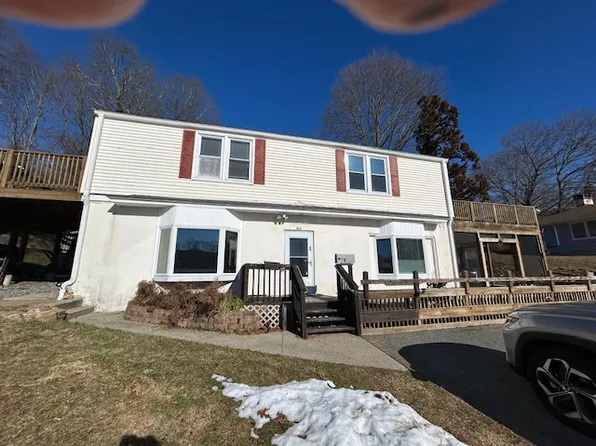 15 Bolles Ct #1, Quaker Hill, CT 06375