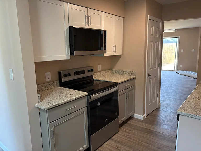5902 Shady Grove Cir — Photo 10
